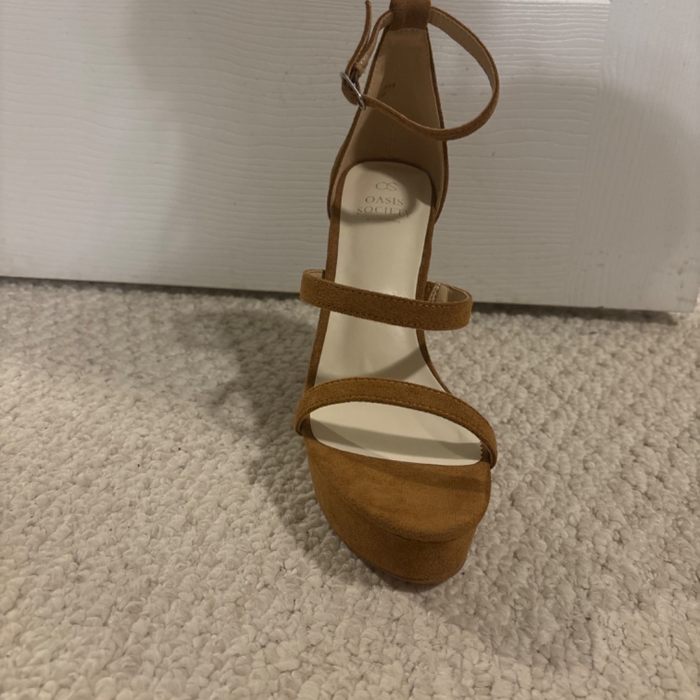 Never Worn - image 4